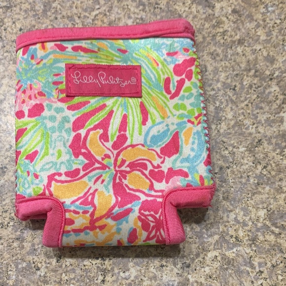 Lilly Pulitzer Accessories - Lilly Pulitzer Vibrant Floral Print Accessory